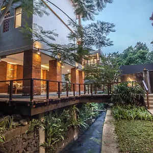 Merak Village By Prasi Casa de hóspedes